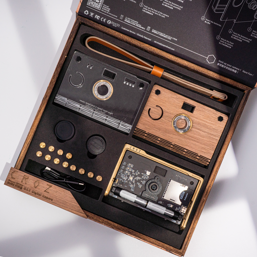 CROZ Camera with Frame